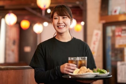 深夜時間帯に営業を行う居酒屋のシフト勤務は何が違う？