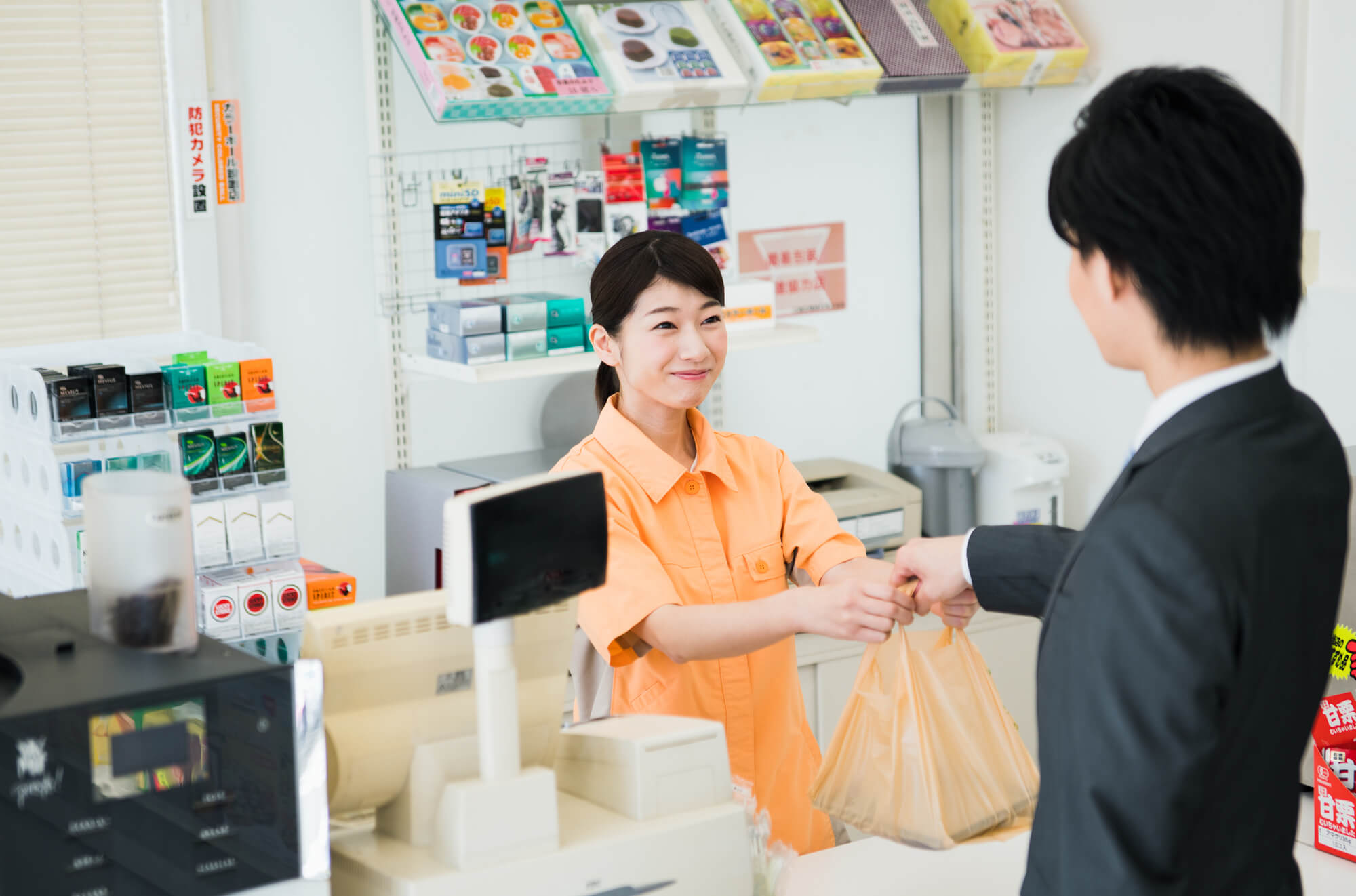 コンビニにおけるスタッフのシフト